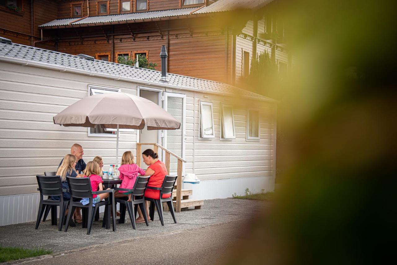 Vakantiepark Wilhelm Tell Superieur Chalet Opglabbeek Eksteriør billede